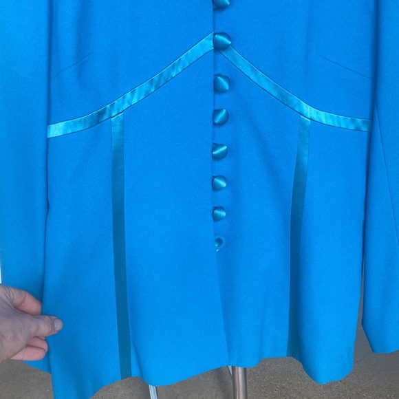 Gillian Suits | Blue Structural Jacket - Picture 4 of 8